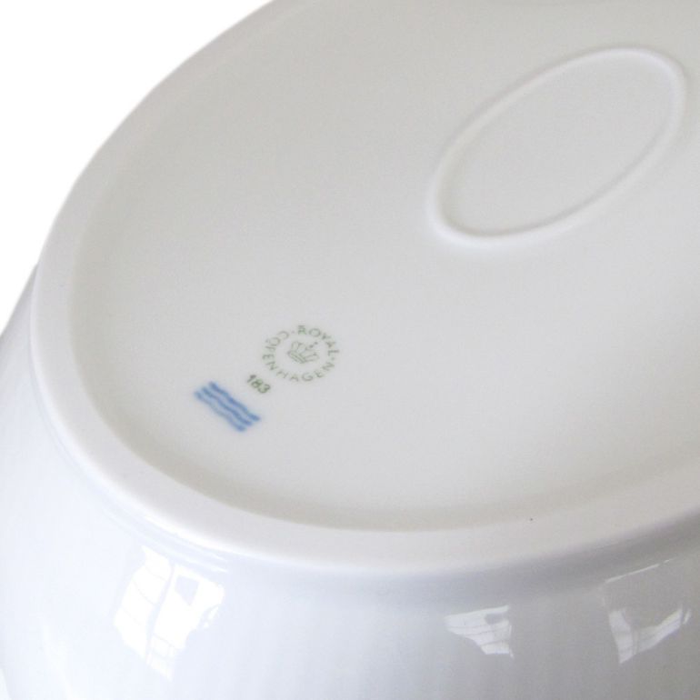 ロイヤルコペンハーゲン ホワイトフルーテッド ハーフレース ふた付き 深皿 シチュー皿 26cm×19cm 2000ml 1128181 日本未発売 1017281 北欧食器 洋食器 【スペシャルラッピング660円(別売り)】