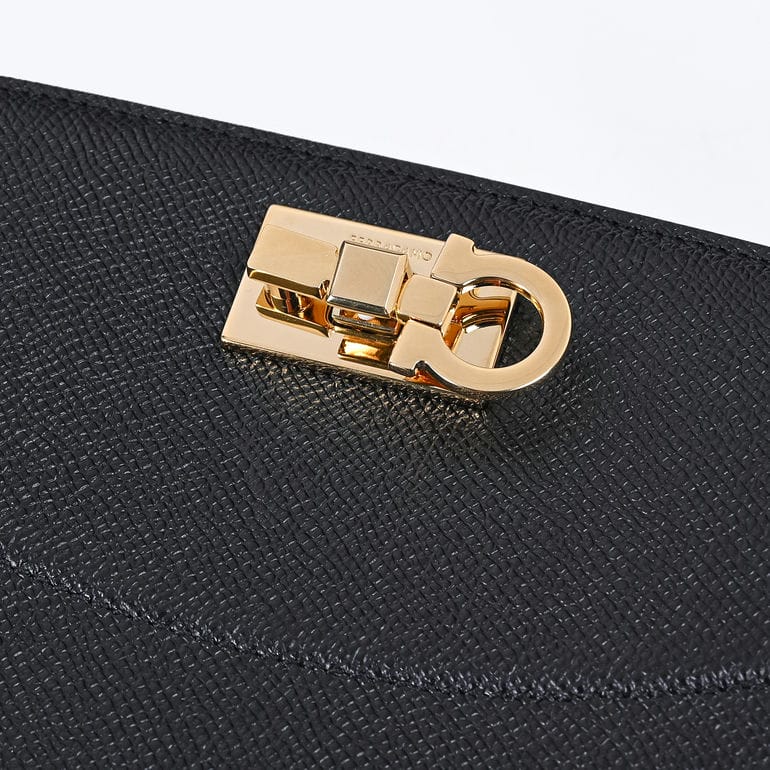 フェラガモ Salvatore Ferragamo サルヴァトーレフェラガモ ハンドバッグ トップハンドル ショルダーバッグ  Sサイズ New Studio Box ガンチーニ  レディース ブラック 21A210 786122 0786122