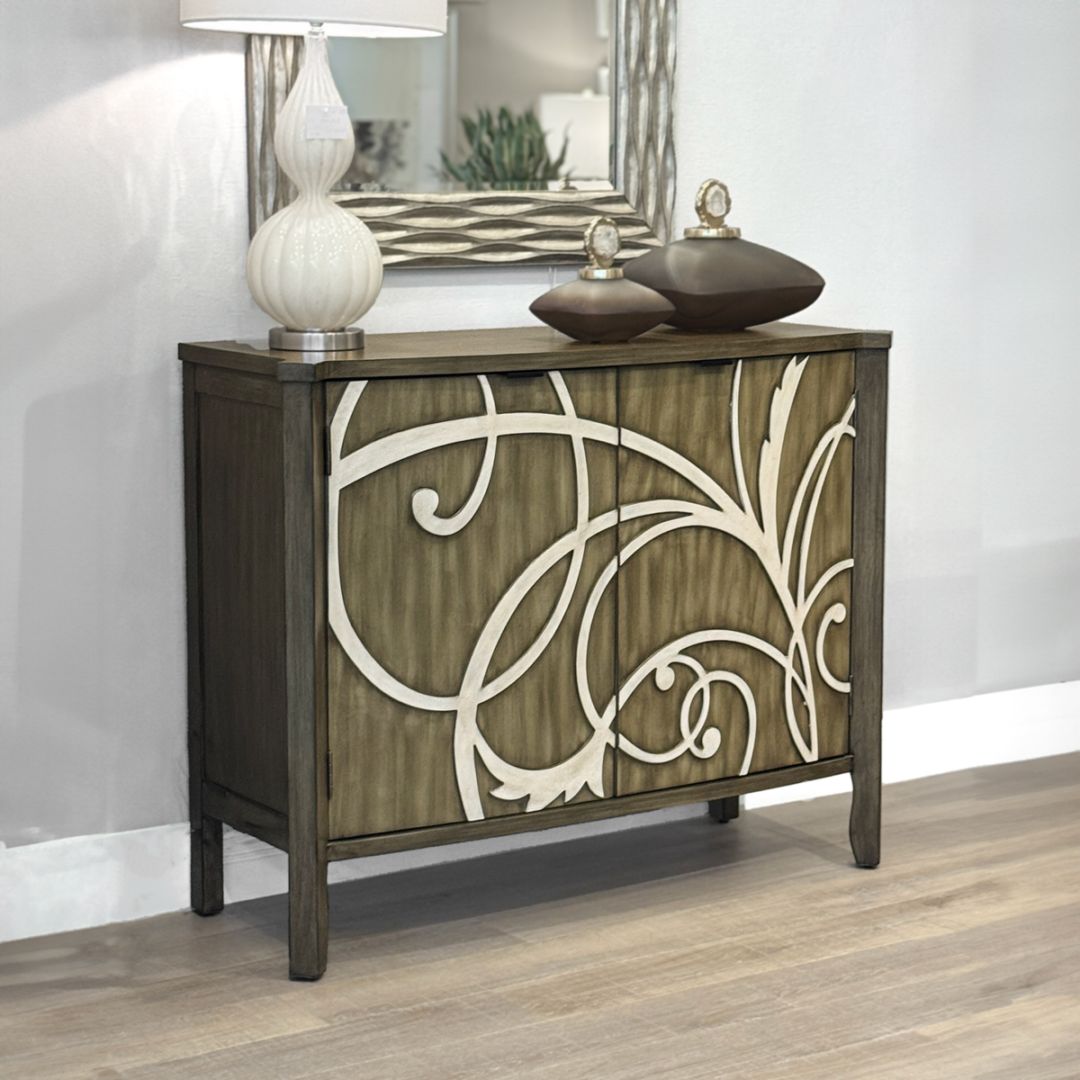 アールヌーヴォー装飾のクラシックキャビネット