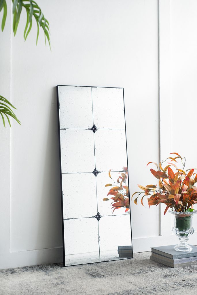 アンティーク風　アイアン飾りウォールミラー アンティーク風 アイアンウォールミラー 53×119cm | ミラー