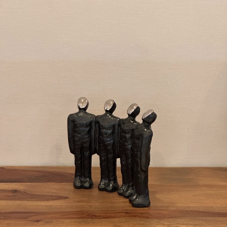 セラミックオブジェ 4人組 モダンアート ブラック×シルバー