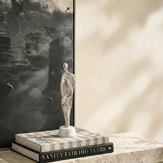 人物モチーフ オブジェ 高さ30.5cm 大理石スタンド付き