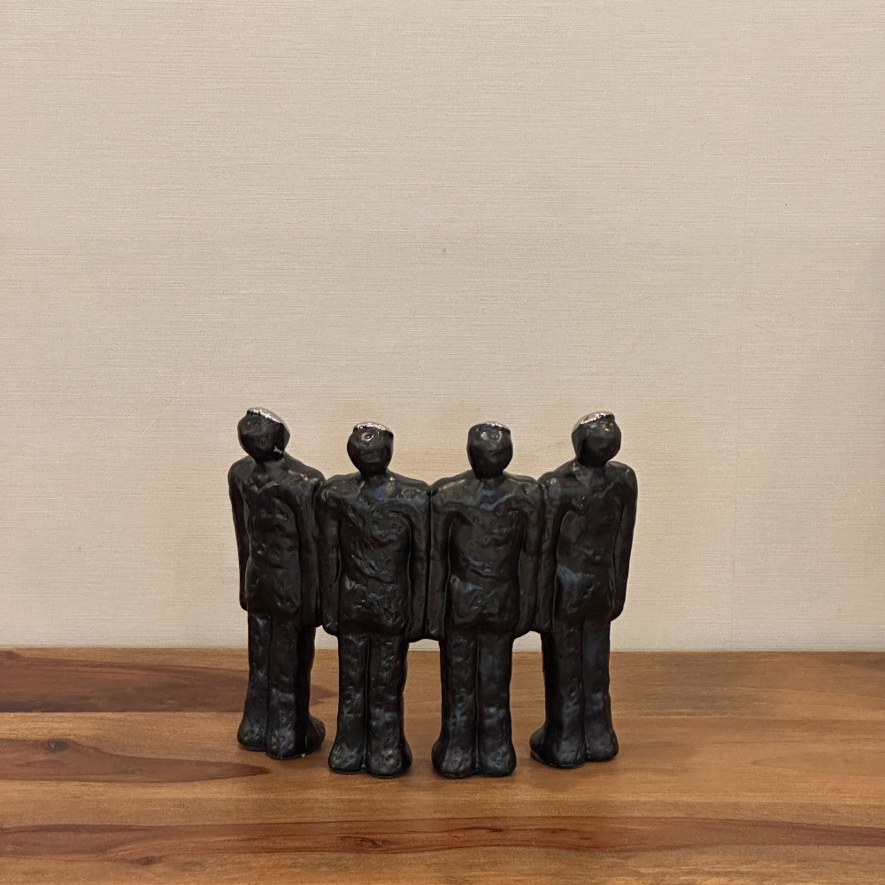 セラミックオブジェ 4人組 モダンアート ブラック×シルバー