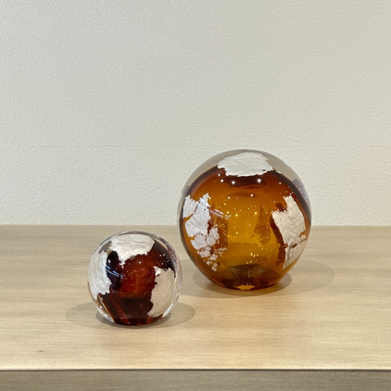 透明な球体のインテリア置物 Amazon.co.jp: [dhiuebc] 置物 オブジェ 地球儀 透明 回る 英語
