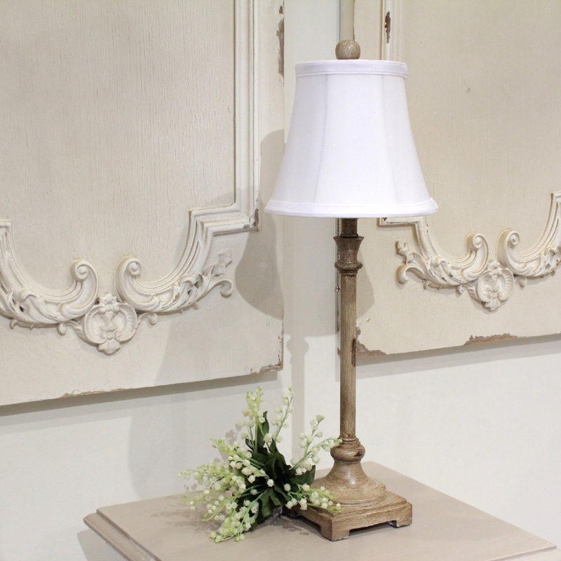 ファブリックシェードのテーブルランプ