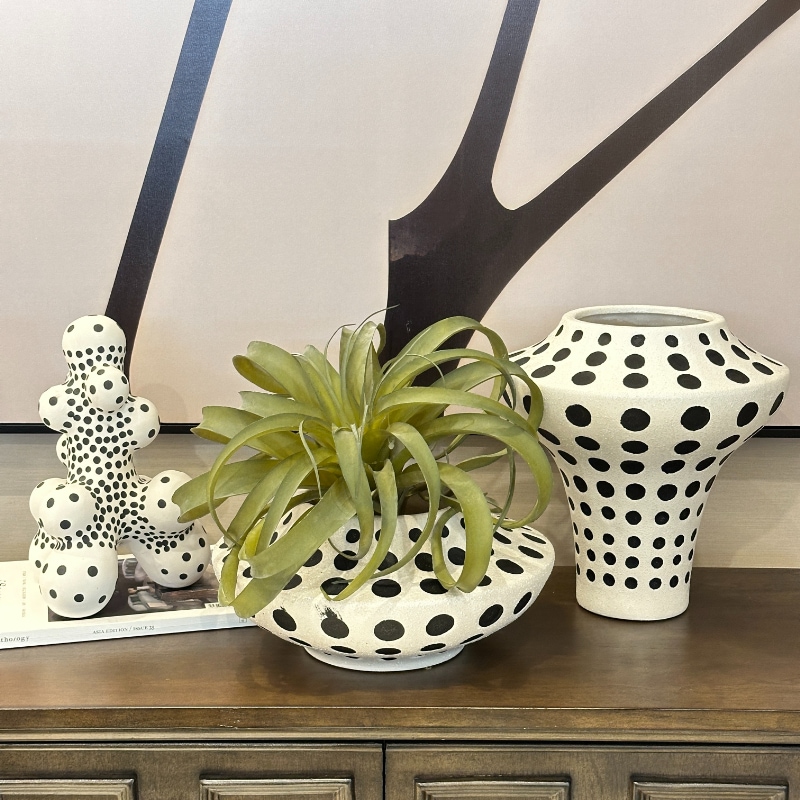 手描き花模様卵型花瓶 手描き花模様卵型花瓶