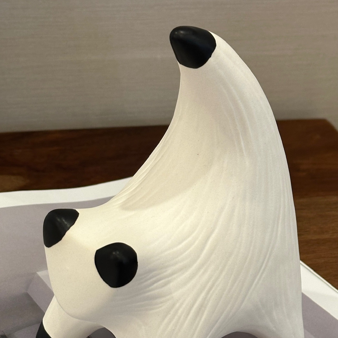 陶器オブジェ 猫モチーフ ホワイト＆ブラック H16cm | デコレーション