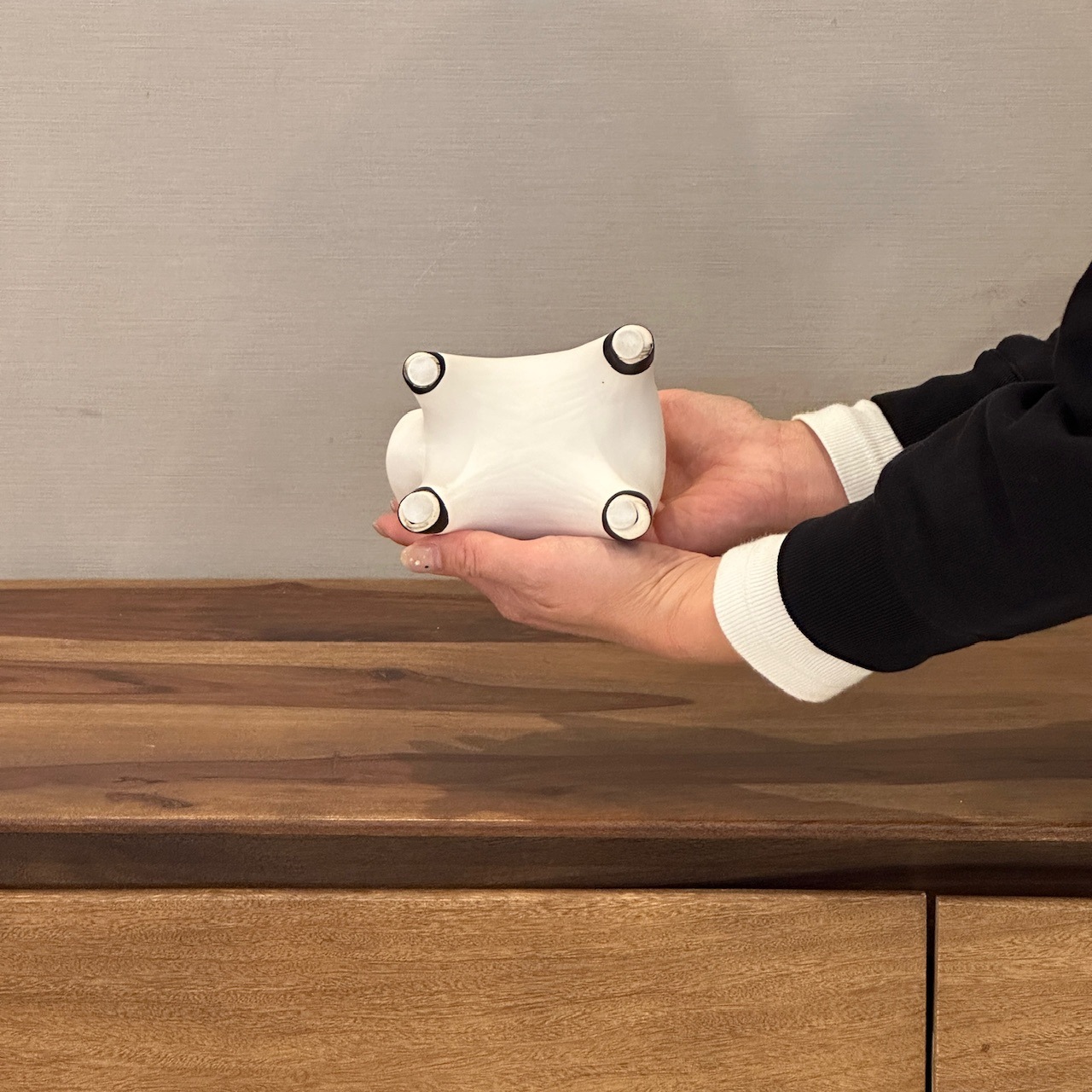陶器オブジェ 猫モチーフ ホワイト＆ブラック H16cm | デコレーション