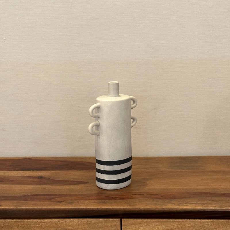 モダンストライプハンドルベース 陶器製 花瓶 | インテリア