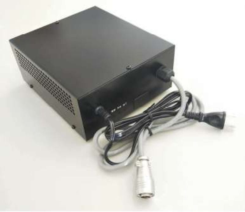 12V �˥å���������ӥѥå��ѽ��Ŵ�(5.0A��2.5A) �����ߥ�������������20Ah�ޤ�