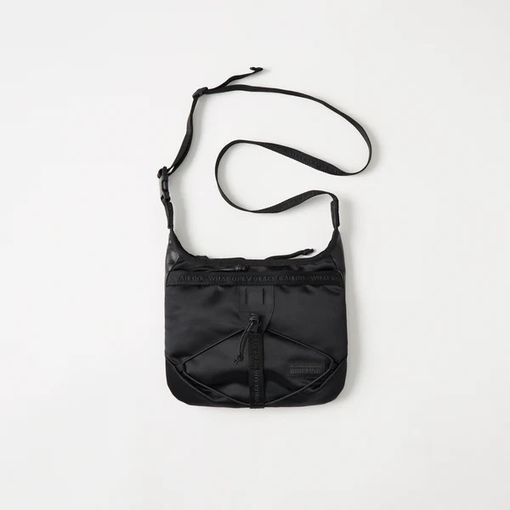 [26SS]White Mountaineering  �ۥ磻�ȥޥ���ƥ˥���� WM �� BRIEFING EVERYDAY SACOCHE BLACK BK2671803
