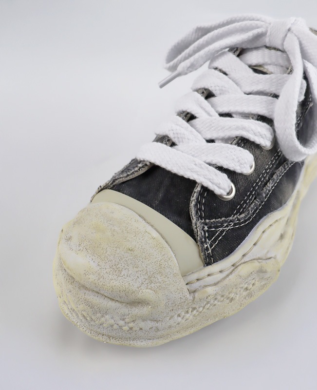 Maison MIHARA YASUHIRO �᥾�� �ߥϥ�䥹�ҥ� "HANK" OG Sole Bleach-Wash Denim Canvas Low-Top Sneaker �֥�å� A15FW731