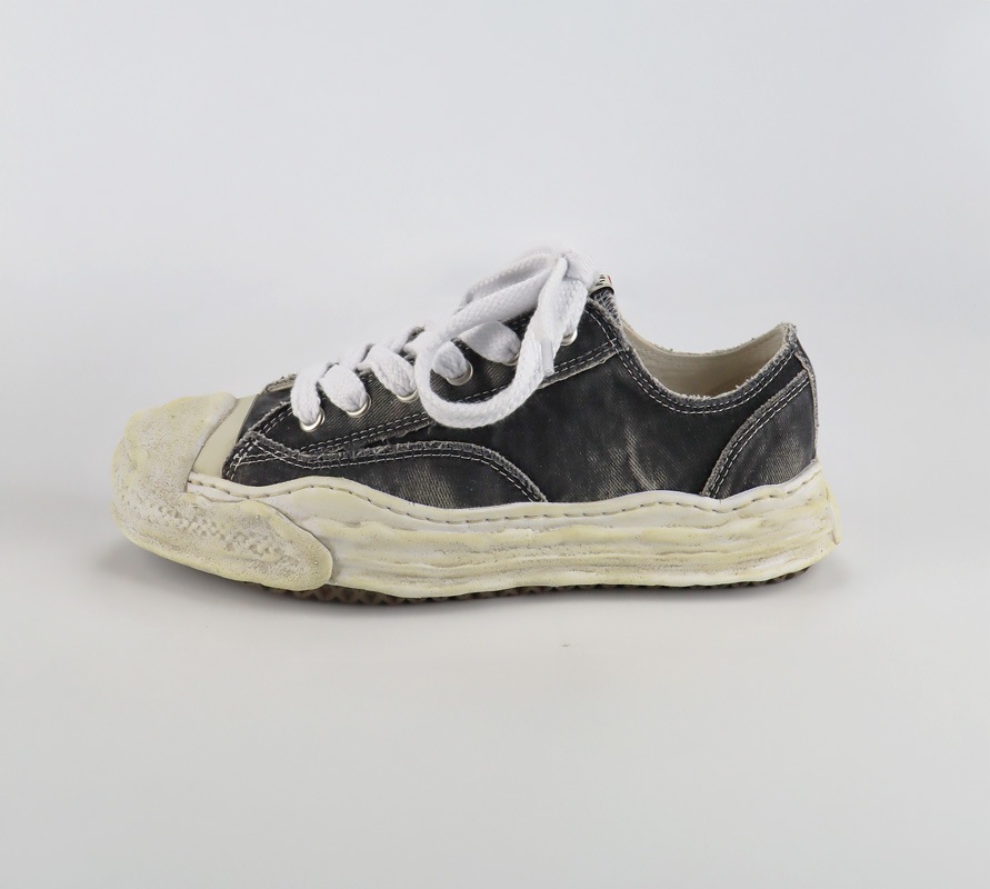 Maison MIHARA YASUHIRO �᥾�� �ߥϥ�䥹�ҥ� "HANK" OG Sole Bleach-Wash Denim Canvas Low-Top Sneaker �֥�å� A15FW731