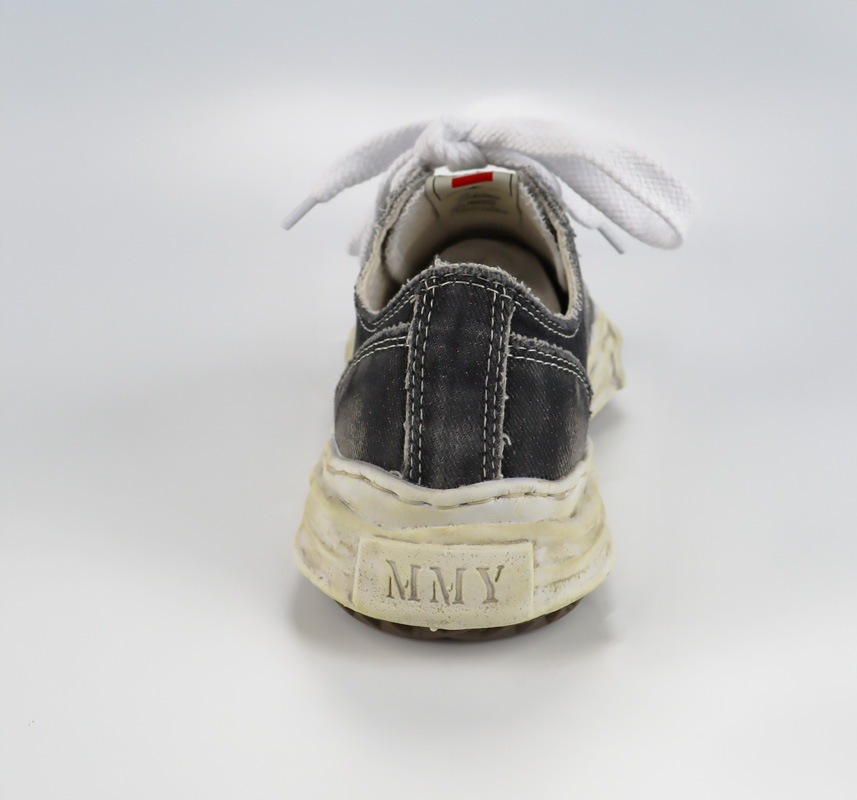 Maison MIHARA YASUHIRO �᥾�� �ߥϥ�䥹�ҥ� "HANK" OG Sole Bleach-Wash Denim Canvas Low-Top Sneaker �֥�å� A15FW731