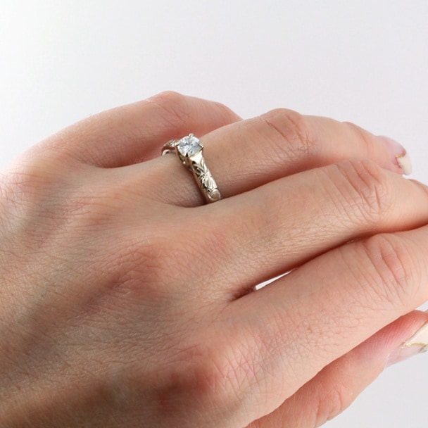 真心込めてプロポーズ！＞18Kゴールド 4mm幅 立て爪 ダイヤモンド