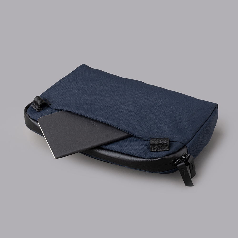 FLIGHT SLING 2L JAPAN EDITION AXOFLUX | JAPAN EDITION