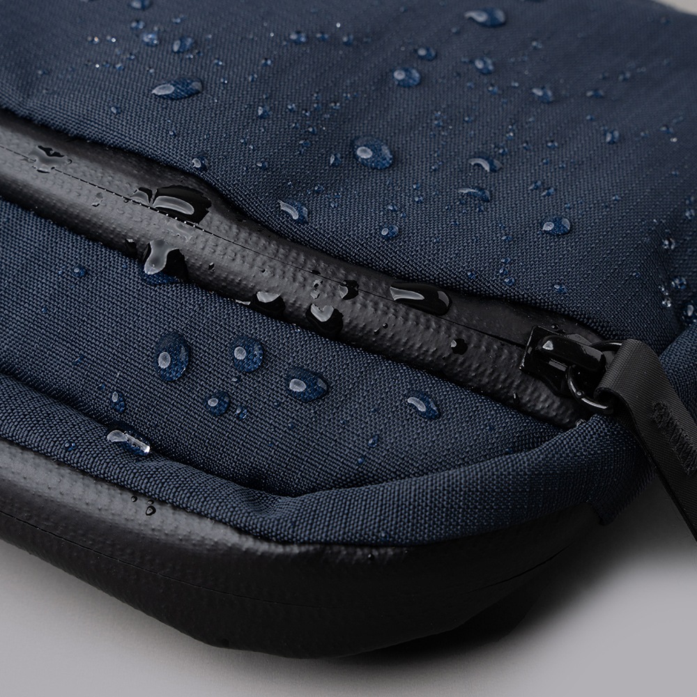 FLIGHT SLING 2L JAPAN EDITION AXOFLUX | JAPAN EDITION | 【公式