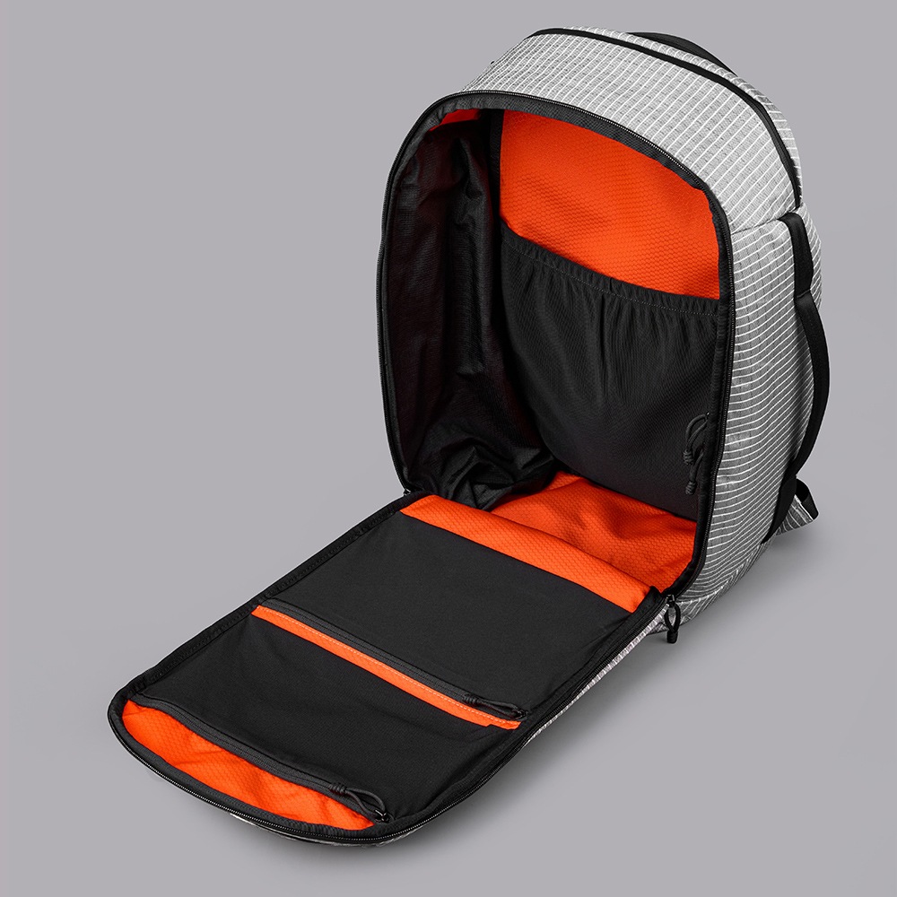 TRAVERSE BACKPACK ASTRAL EDITION (30L) | BACKPACKS | 【公式