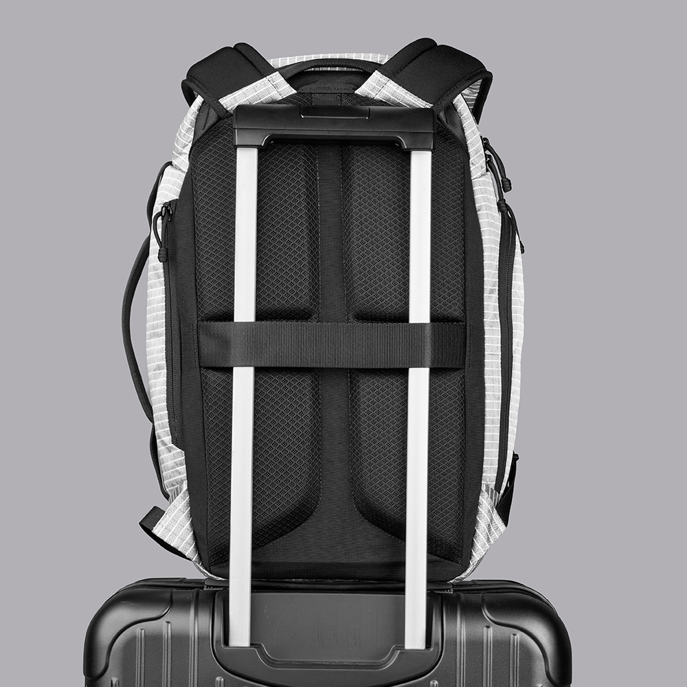 アルバ様⁂ TRAVERSE BACKPACK ASTRAL EDITION (30L) | BACKPACKS | 【公式