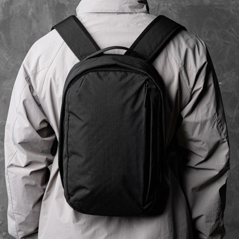 METRO BACKPACK AXOGRID | BACKPACKS | 【公式】ALPAKA (アルパカ)