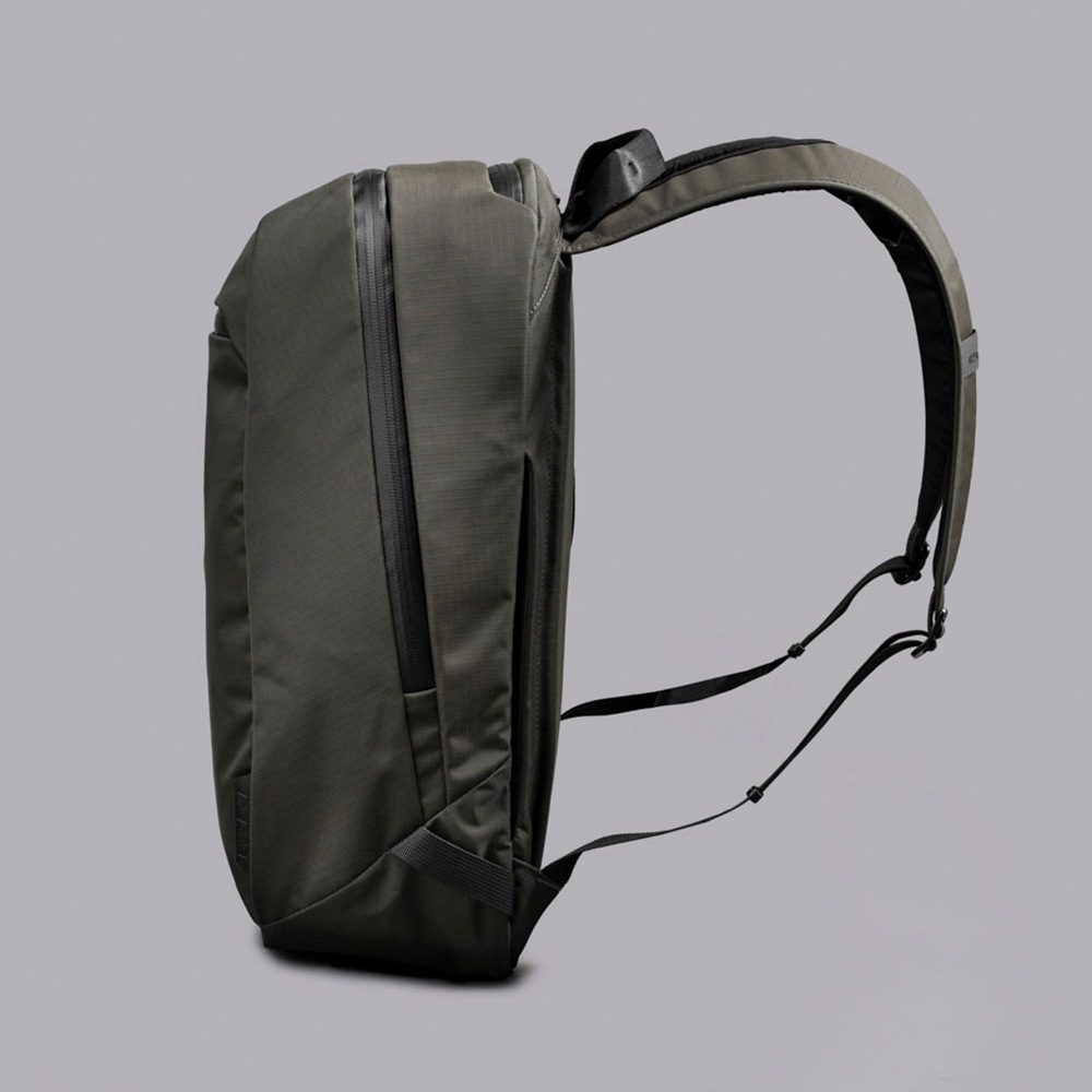 個性的なアルパカ ESSENTIAL BACKPACK 16L | BACKPACKS | 【公式】ALPAKA (アルパカ)