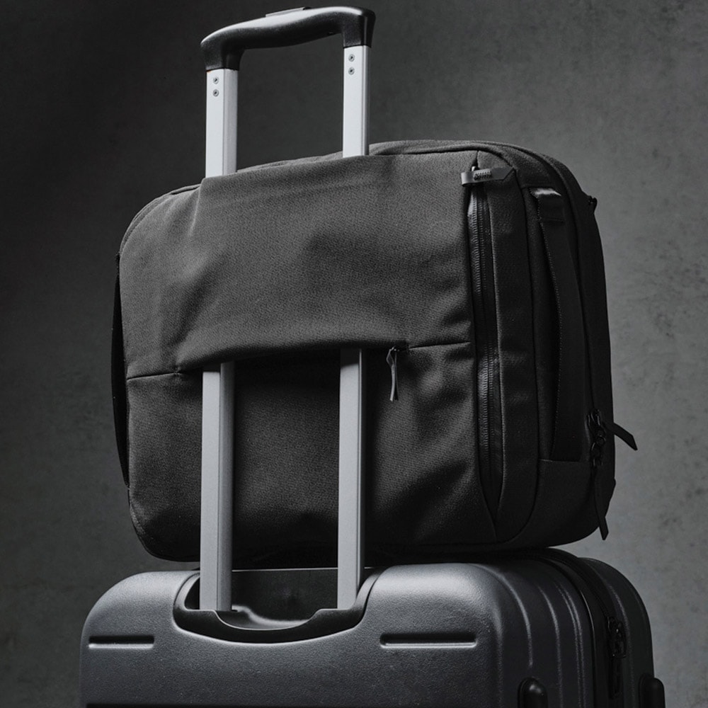 ELEMENTS TECH BRIEF PRO BLACK | BACKPACKS | 【公式】ALPAKA (アルパカ)