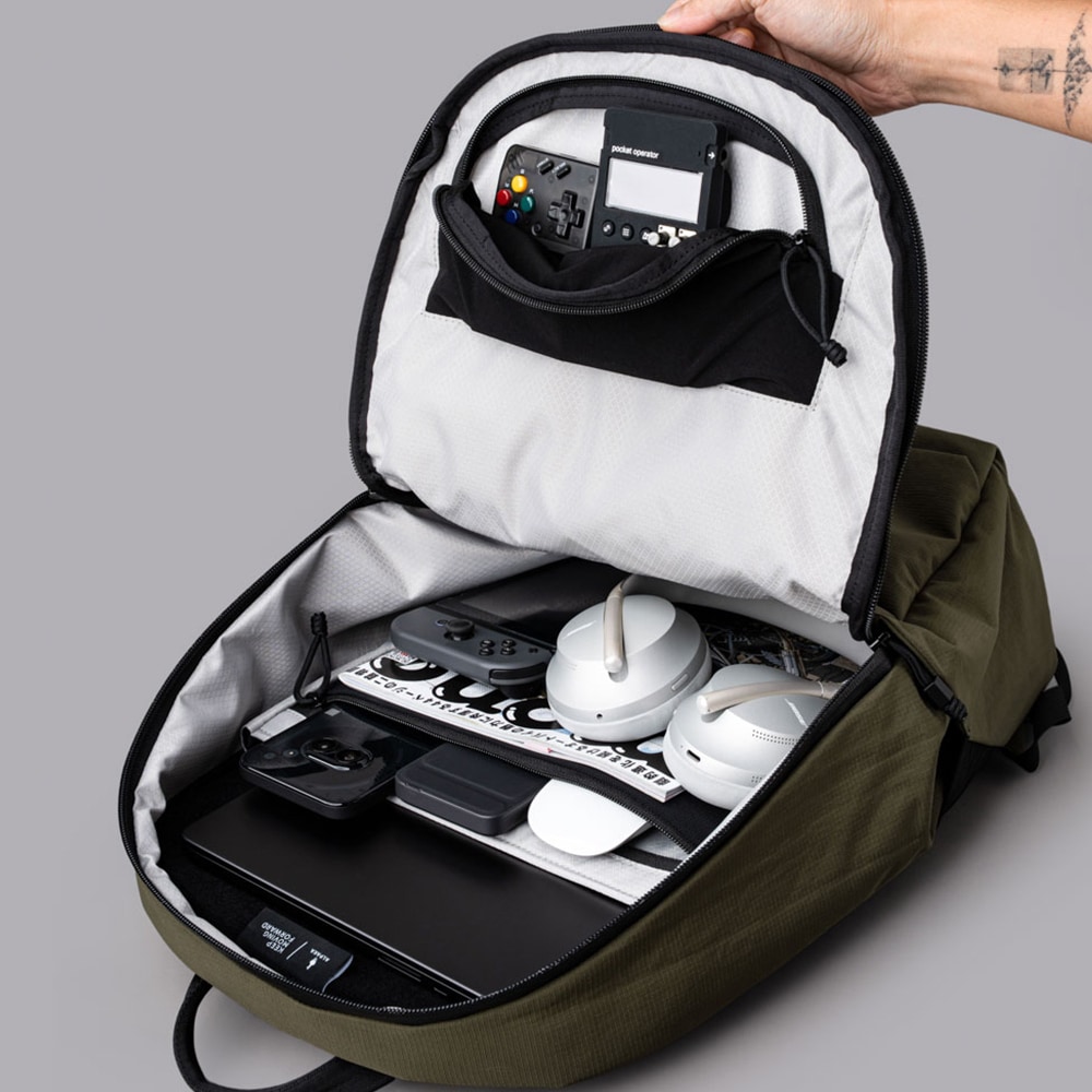 バッグパック BRAVO BACKPACK 23L リュック 通勤 旅行 ビジネス