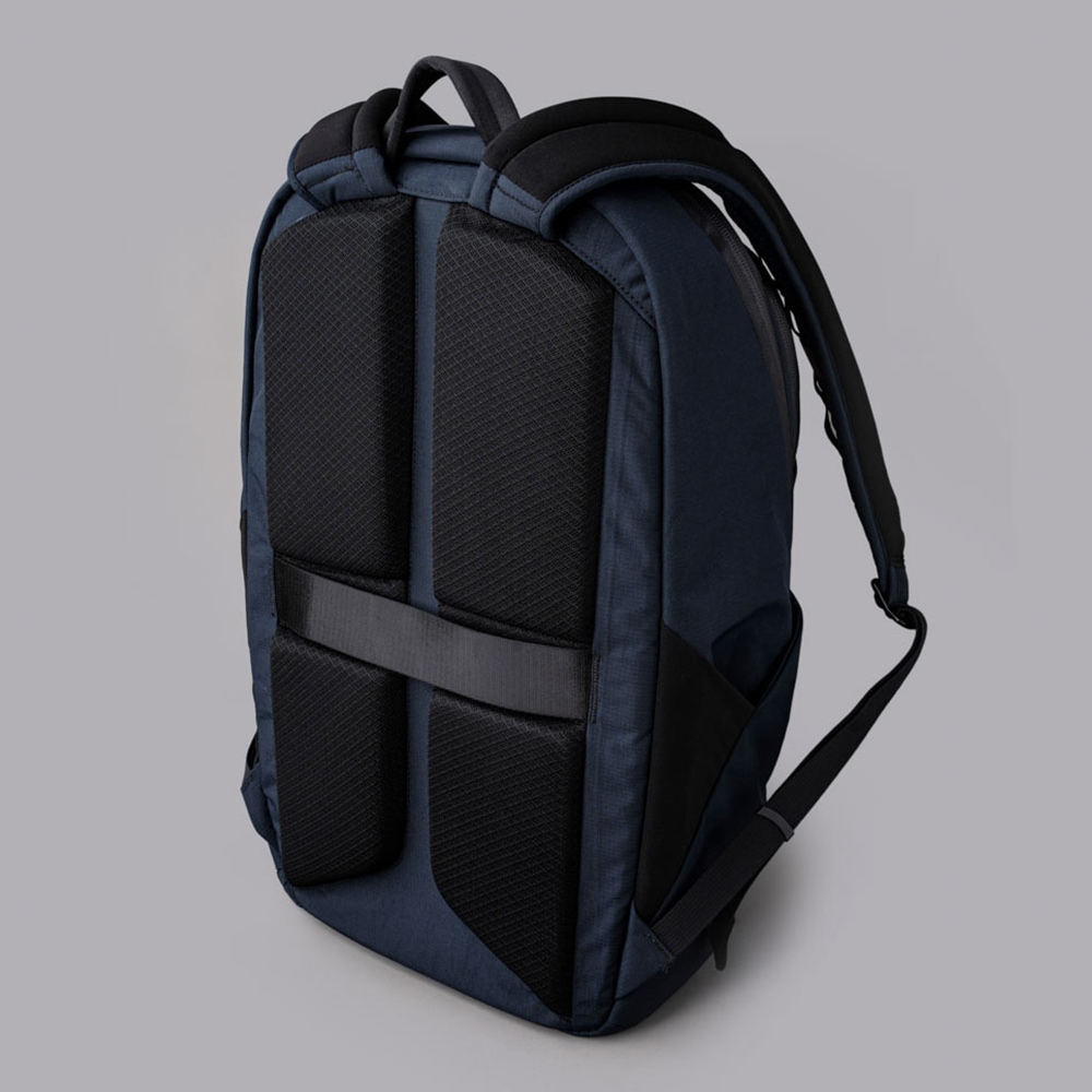 バッグパック BRAVO BACKPACK 23L リュック 通勤 旅行 ビジネス