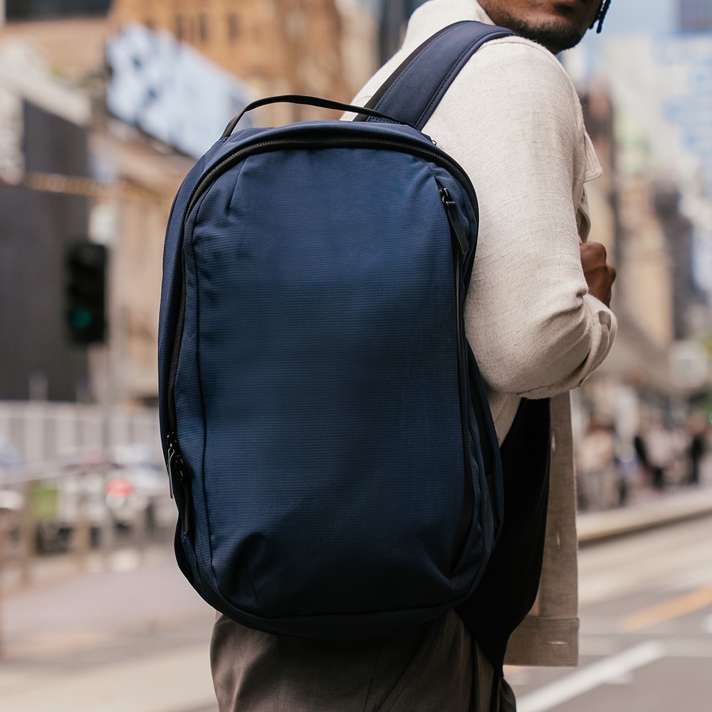 METRO BACKPACK PRO AXOFLUX 400D | BACKPACKS | 【公式】ALPAKA