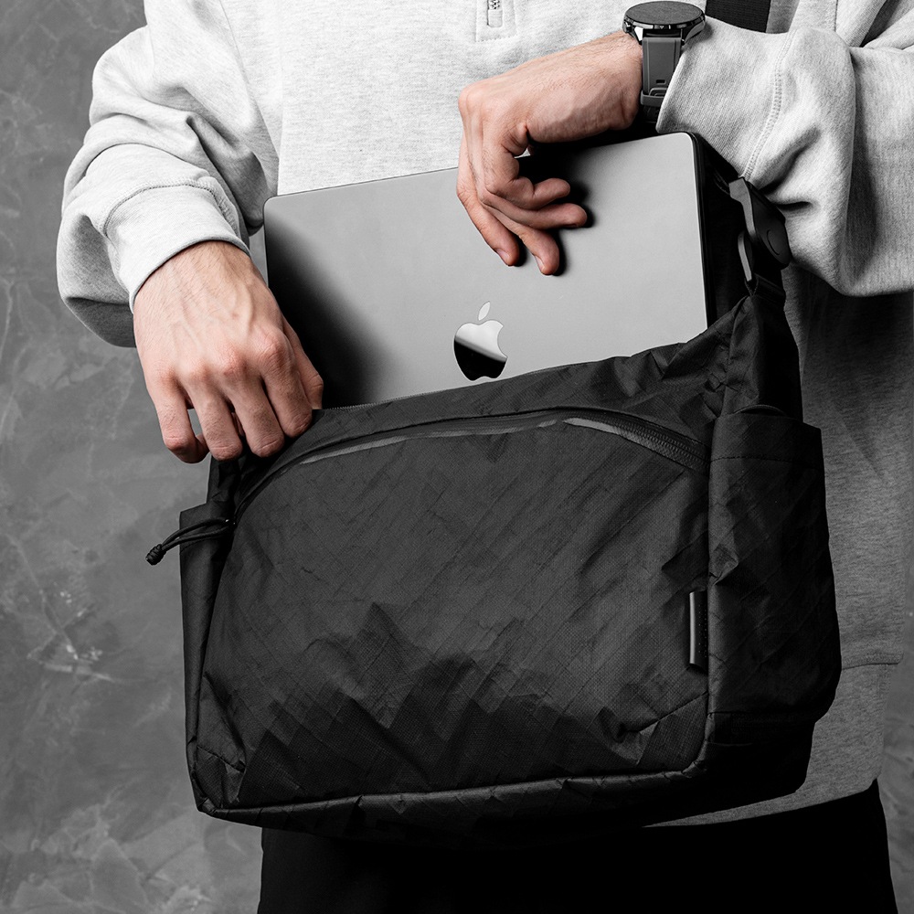 FLIGHT SATCHEL ULTRADYNE (11L) | SLING & SHOULDER | 【公式】ALPAKA
