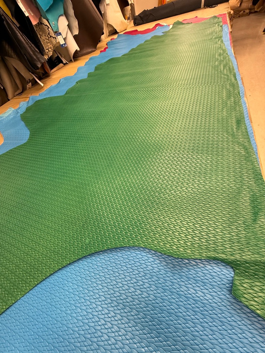 イタリアンレザー　お値打ち品　税込＋送料込