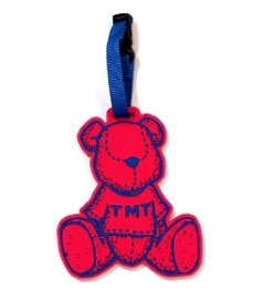 【TMT】LOGO SILICON NAME PLATE / RED（TACF2304）(キーホルダー/アクセサリー/24SS)