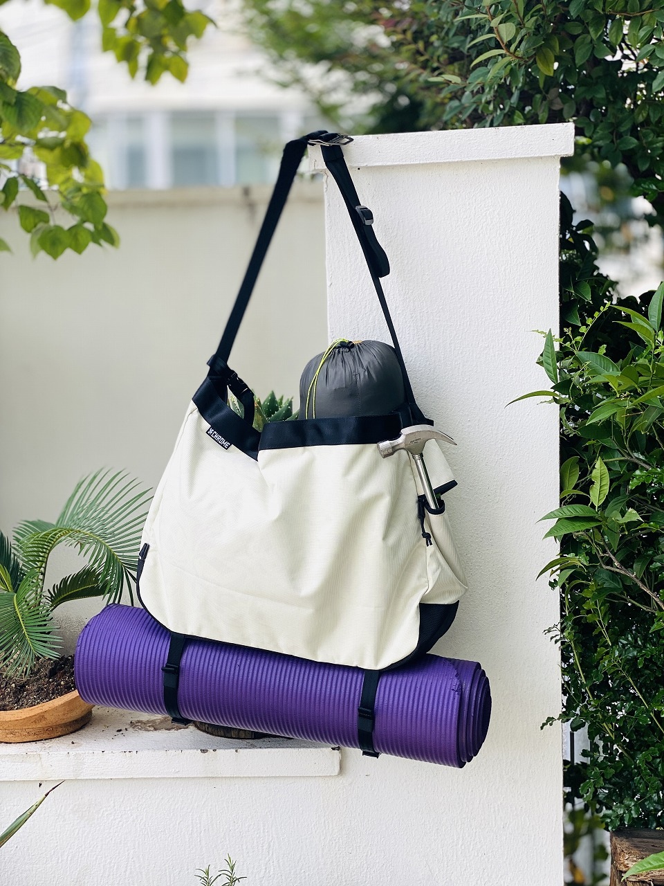 CHROME NEWSPAPER SM BAG アレキサンダーリーチャン Alexander Lee Chang x CHROME NEWSPAPER MESSENGER BAG SM – SEEK