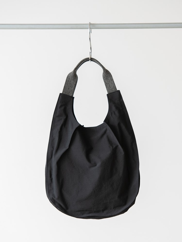 Rich I リッチアイ CIRCLE LEATHER BAG Rich I(リッチアイ)の公式通販ページ - FEVERオンラインストア