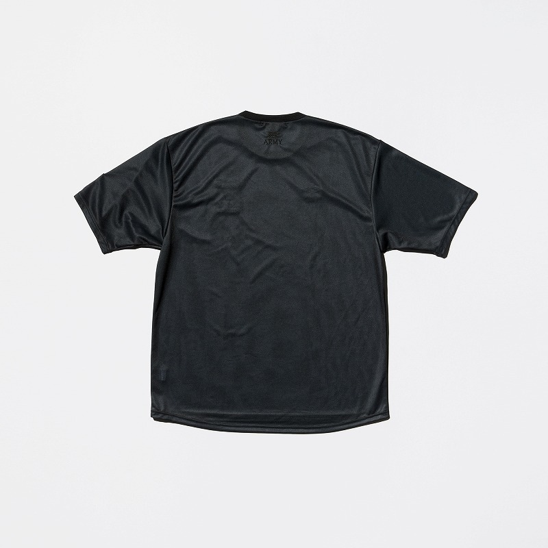 ALMOSTBLACKと、フットボールブランドUMBROが新たな