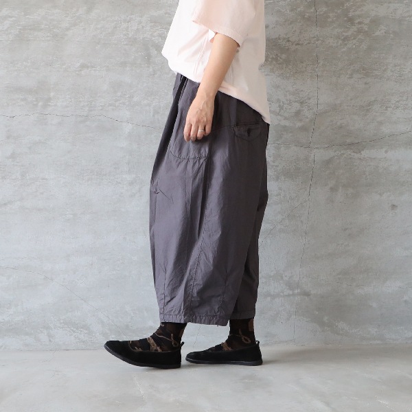 tumuguツムグ 黒サルエルパンツ 新品未使用タグ付き 変形サルエルパンツ パンツ レディース ボトムス 送料無料・再