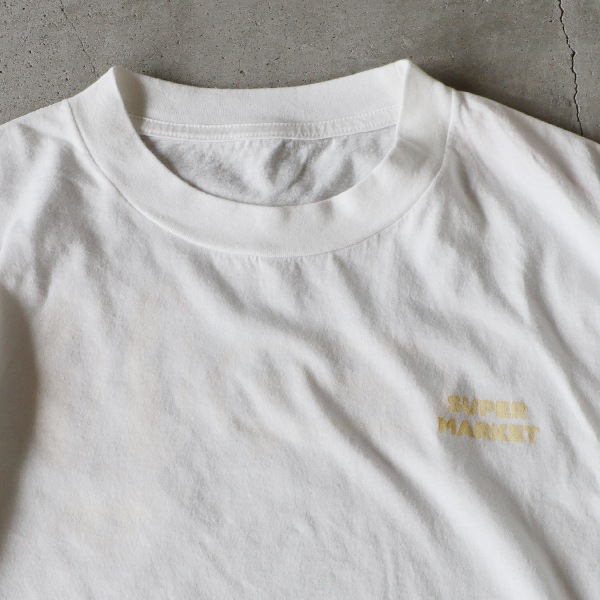 veritecoeu ヴェリテクール プリントtシャツ　ベージュ veritecoeu ヴェリテクール プリントtシャツ ベージュ - メルカリ