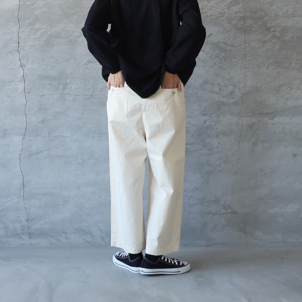 TRAVAIL MANUEL コンパクト チノ 2タックワイドパンツ M TRAVAIL MANUEL トラバイユマニュアル コンパクトチノツータック