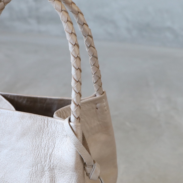 ich kyuca トートバッグ シルバー 革 ich kyuca トートバッグ シルバー 革 KYUCA｜Soft Leather Mesh
