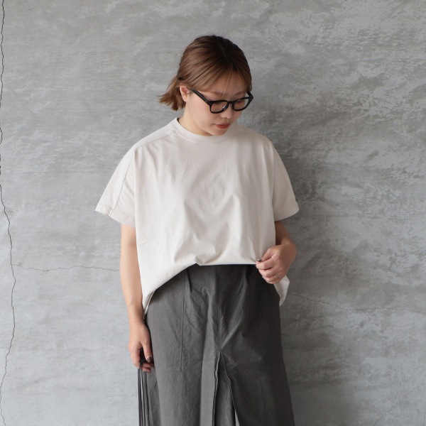 ヘムラウンドプルオーバー Tシャツ｜sabbatum｜ambience