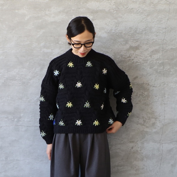 ICHI Antiquites イチアンティークス ペルーハンドニットプルオーバ ICHI Antiquite's イチアンティークス 花刺繍ペルーハンドニット