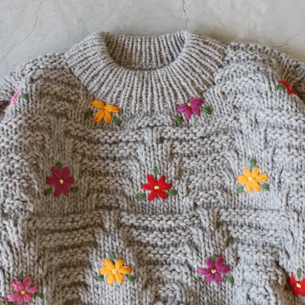 ICHI Antiquites イチアンティークス ペルーハンドニットプルオーバ ICHI Antiquite's イチアンティークス 花刺繍ペルーハンドニット