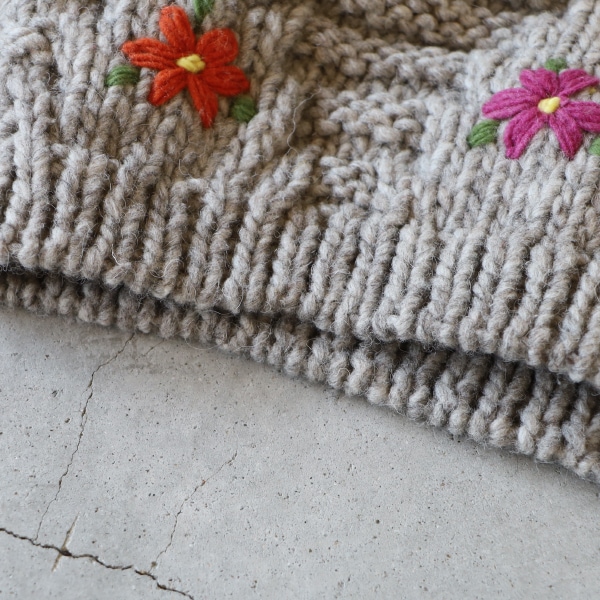 ICHI Antiquite's イチアンティークス 花刺繍ペルーハンドニット