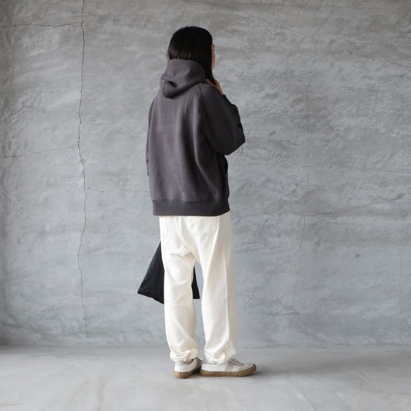 GYMPHLEXスイングスリーブ ワンポイントロゴ刺繍パーカ GYMPHLEX（ジムフレックス）の「【WEB限定】[GYMPHLEX/ジム