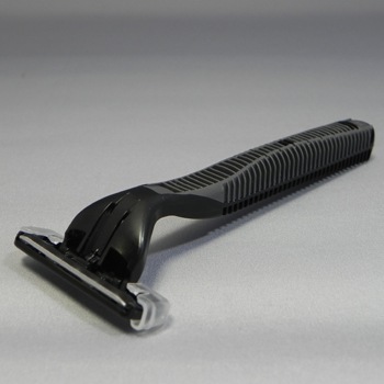 貝印カミソリ ストリーム2バルク黒【入数2400本】