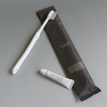 �������饤�󥷥꡼��L-2W-S6g�ϥ֥饷������1,000�ܡ�