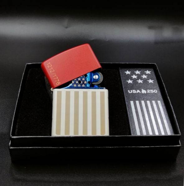 ZIPPO ������ AMERICA 250th ����ꥫ����250��ǯ��ǰ ��åɥȥåס��ۥ磻�ȥܥȥ��47298 ���åݡ�