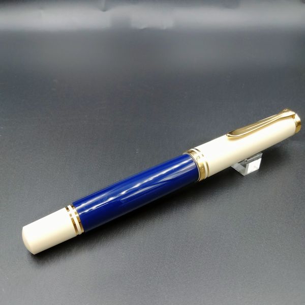 Pelikan �ڥꥫ�� ���������� �����٥졼�� M800 Cream Blue ���꡼��֥롼 ������������18��ڥ��� ��ǯɮ