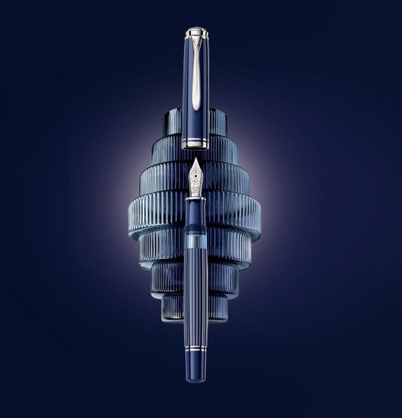 Pelikan �ڥꥫ�� ���������� �����٥졼�� M815 Metal Striped Blue �᥿�� ���ȥ饤�� �֥롼 ������������18��ڥ��� ��ǯɮ