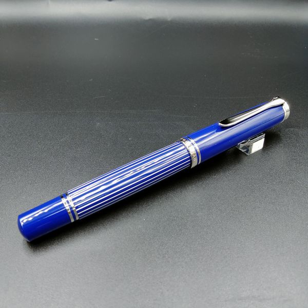 Pelikan �ڥꥫ�� ���������� �����٥졼�� M815 Metal Striped Blue �᥿�� ���ȥ饤�� �֥롼 ������������18��ڥ��� ��ǯɮ